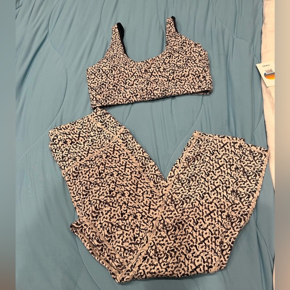 Varley Other - EUC Varley SZ XL ( pants&sports bra)